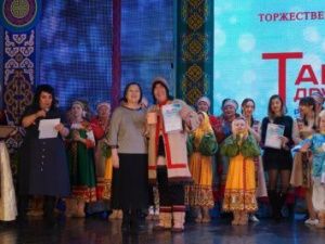 Танец дружбы и единства. В Якутске прошел конкурс круговых национальных танцев