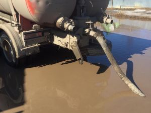 В Якутске в усиленном режиме ведутся работы по отводу и откачке талых вод