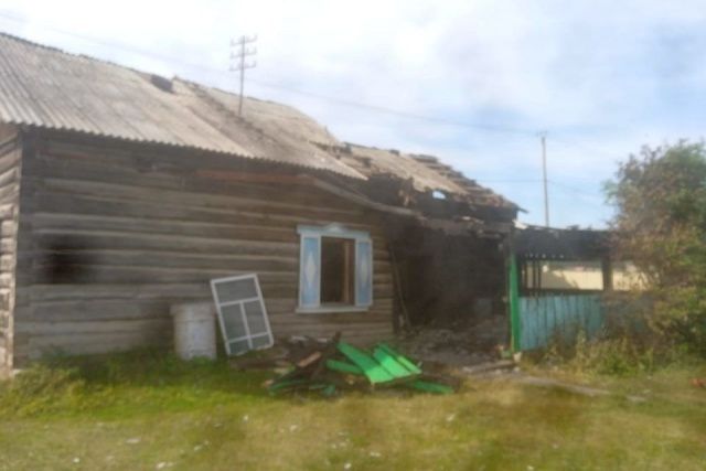 В Якутии сосед спас семейную пару от гибели при пожаре