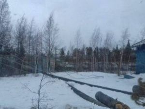 Электрические столбы рухнули в Мирнинском районе Якутии из-за сильного ветра