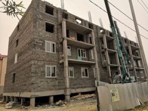 В районном центре Хангаласского улуса в рамках региональной адресной программы возводят 4 многоквартирных дома
