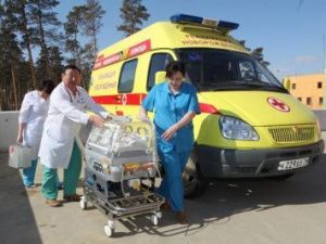 "В последние годы ежегодно рождается более двухсот новорожденных с массой от 500 до 1500 граммов", - неонатолог Радомир Александров