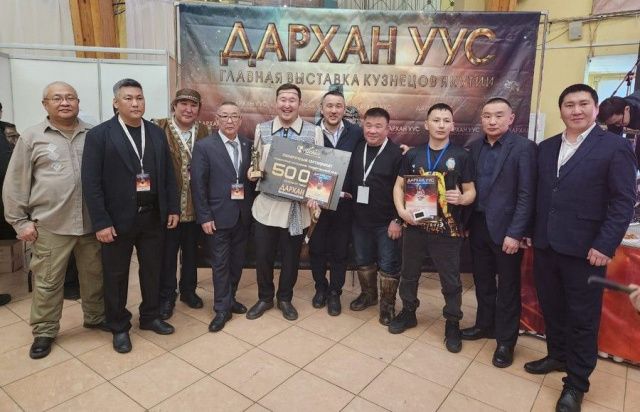 На выставке «Дархан Уус» назвали лучших мастеров кузнечного дела