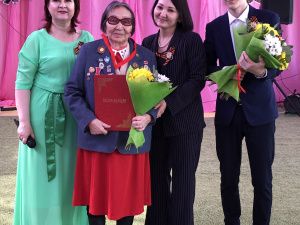 Школьники Губинского округа поздравили ветеранов ВОВ