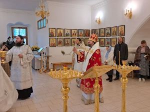 В Якутске освятили храм, в котором сохранился уникальный дореволюционный иконостас