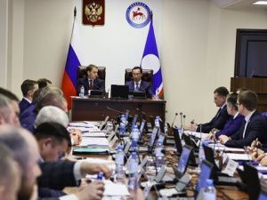 «Геология: возрождение легенды»: Александр Козлов провел совещание по вопросам недропользования в Якутии