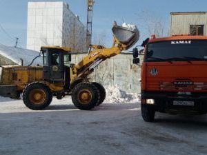 Работы по вывозу снега продолжатся до 15 апреля