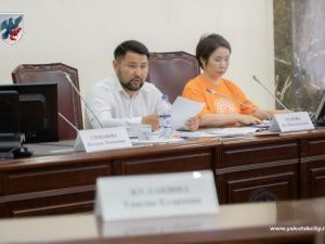 Евгений Григорьев провел заседание круглого стола «Языковое пространство столицы Якутии»