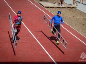 Сборная МЧС Якутии завоевала «серебро» дальневосточных соревнований по пожарно-спасательному спорту