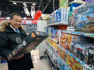 Айсен Николаев  дал старт благотворительной акции «Елка добра»