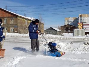 В Якутске приобрели специальную технику для очистки тротуаров от наледи