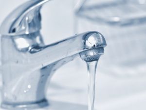 Суд защитил потребителя в споре из-за грязной воды