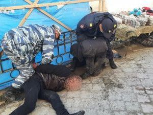 В Якутске полицейские задержали подозреваемого в разбойном нападении на продуктовый магазин