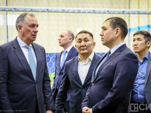Президент Олимпийского комитета России осмотрел ход возведения скалодрома в Якутске