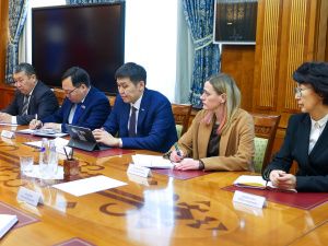 Айсен Николаев провел планерное совещание с членами Правительства Якутии