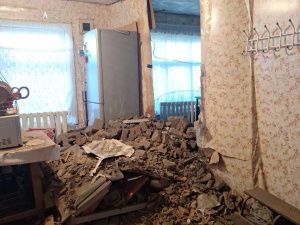 В разрушенной квартире якутянки издевательски установили опоры