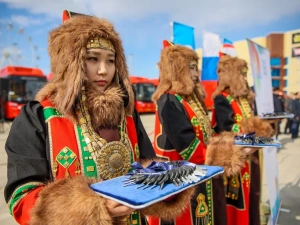 100 новых автобусов прибыли в Якутск к 100-летию республики