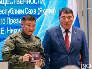 Собрание общественности провели в Якутии в память о первом президенте республики