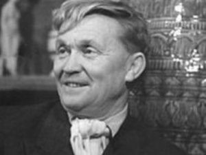 Сын известного скульптора снимает комнату в бараке