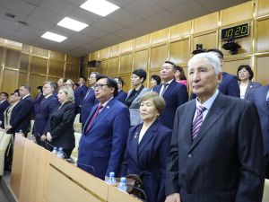 Айсен Николаев открыл первое заседание 7 созыва Госсобрания (Ил Тумэн) Якутии