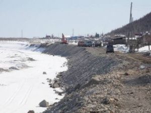 В Якутске провели берегоукрепительные работы