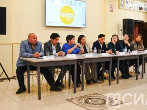 В Якутск с гастролями приехал калмыцкий театр кукол «Джангар»