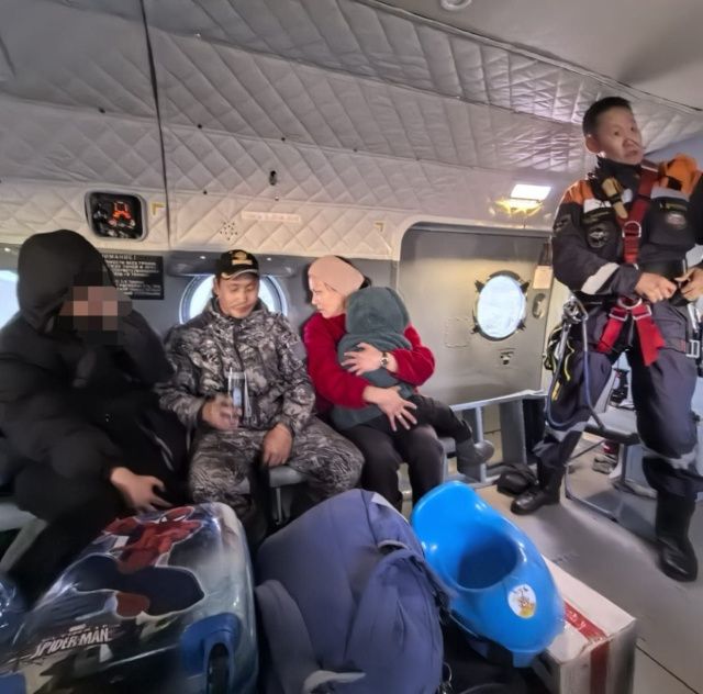 Пропавшую почти неделю назад семью с двумя детьми нашли и эвакуировали