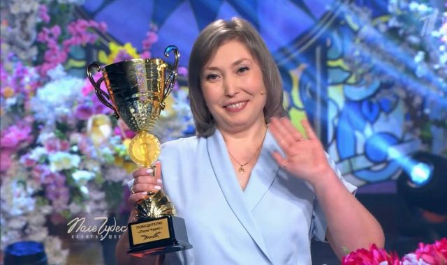 Ленчанка Елена Белоглазова стала победителем праздничного выпуска программы «Поле Чудес»!