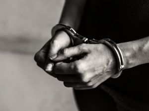 Трое жителей Якутии планировали совершить теракт на объекте воздушного транспорта и убийство участника СВО