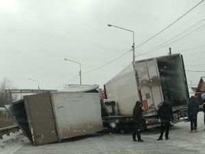 В Якутске перекрыта улица Бестужева-Марлинского из-за массового ДТП