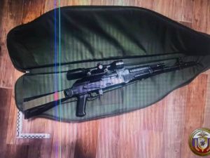 Гость украл у хозяина ружье, а его приятель устроил пальбу на улице