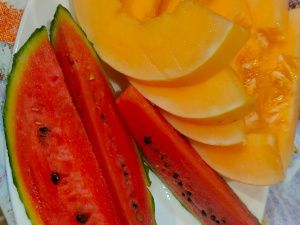 Сочные и хрустящие: жительница Якутска выращивает арбузы на своем участке