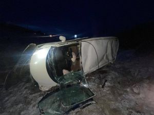 В Чурапчинском районе водитель уснул за рулем и перевернул автомобиль. Есть пострадавший