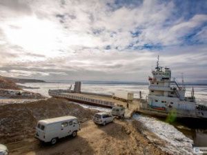 «Работаем в летнем режиме»: паромщики заявили, что пока не планируют завершать работу