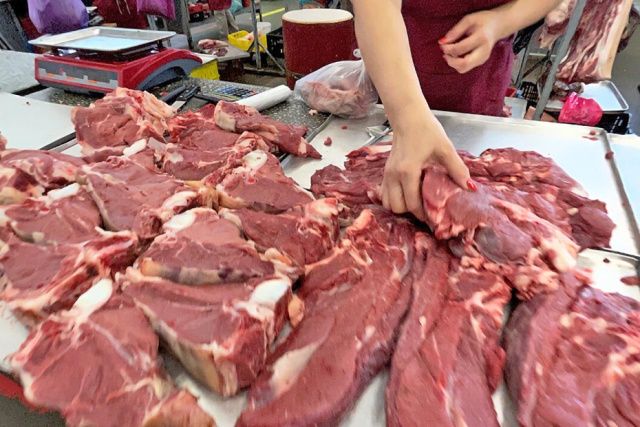 На рынке в Якутске продавали "левое" мясо