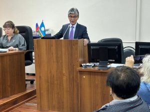 ЦИК Якутии выпустил книги к 30-летию избирательной системы России и Якутии