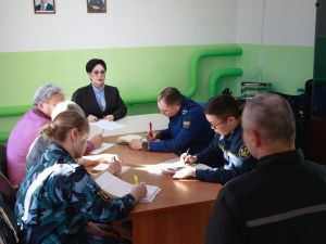Уполномоченным по правам человека в Республике Саха (Якутия) Сарданой Гурьевой и представителем прокуратуры проведено юридическое консультирование осужденных
