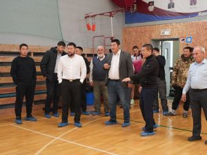 Глава Якутска проконтролировал ход ремонта ДЮСШ №5