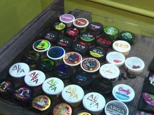 В Якутии запретили продавать несовершеннолетним аналоги снюса