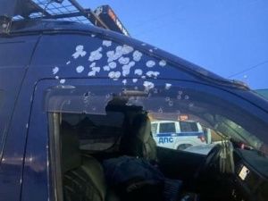 Ссора завершилась выстрелом в машину, есть пострадавший