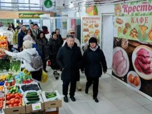 Мэр Якутска раскритиковал состояние Крестьянского рынка 