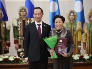 В День 100-летия республики Айсен Николаев вручил государственные награды