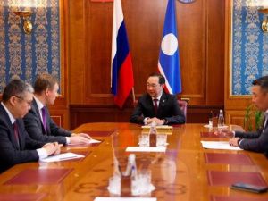 Айсену Николаеву представили нового руководителя компании «Якутскэнерго»