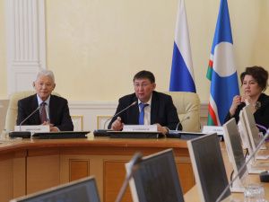 Михаил Николаев вручил Благодарности Главы Якутии Айсена Николаева победителям XXI молодежных Дельфийских Игр России