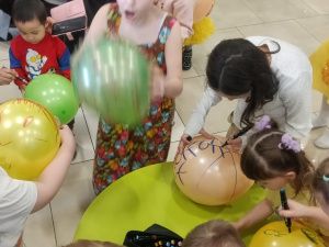 День смеха и веселья – вход свободный!