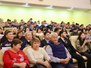 Лучших спасателей наградили в Якутии в профессиональный праздник