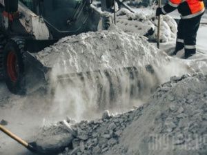 Вывоз снега с улиц Якутска ведется в круглосуточном режиме