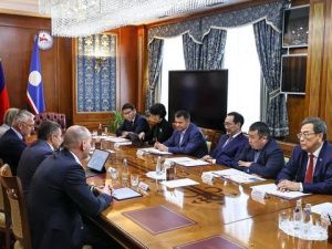 Айсен Николаев и Александр Абрамкин обсудили взаимодействие по цифровизации отраслей экономики республики