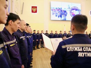 Лучших спасателей наградили в Якутии в профессиональный праздник