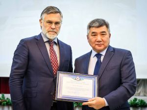 Кирилл Бычков поздравил с 15-летием Росреестра